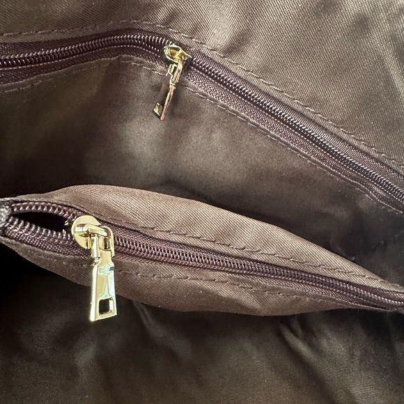 Super Cute colorful Purse 👛 - Picture 12 of 16